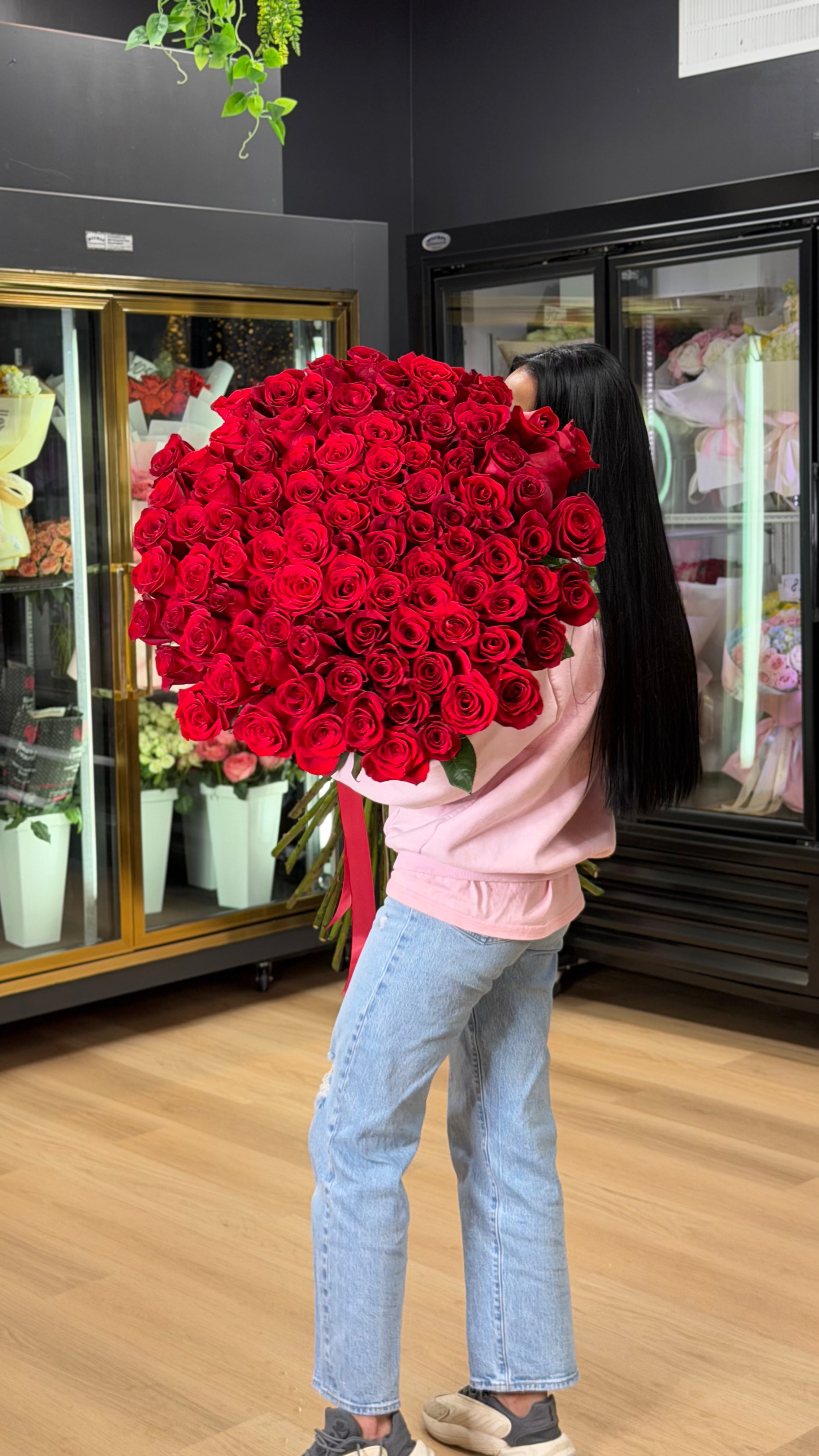 Royal 110" Red Roses